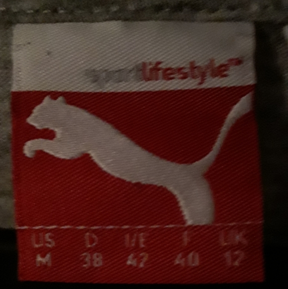 Puma Women's V-Neck Teeshirt - Picture 11 of 11